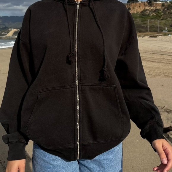 Brandy Melville Women's Black Zip-Up Hoodie - Picture 2 of 3